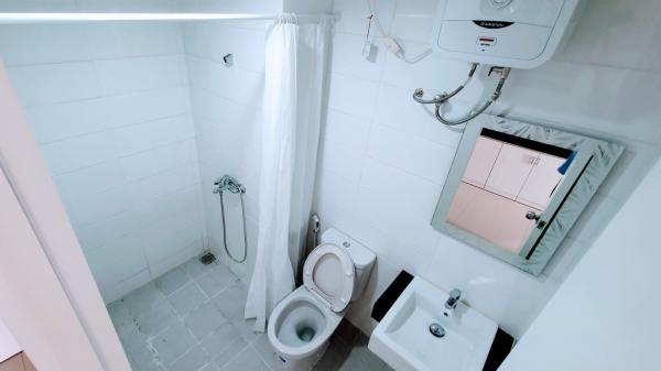 Sewa Apartemen Intermark BSD Tangerang Selatan - Lantai Tinggi, Studio 28 m2 Fully Furnished - Kompleks Swiss-belhotel, Associate Office Tower