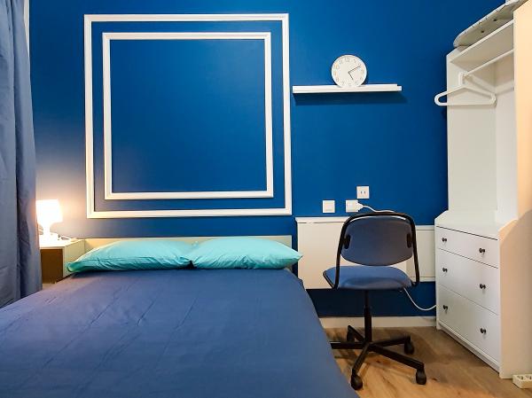 Bed, Meja belajar dan Lemari