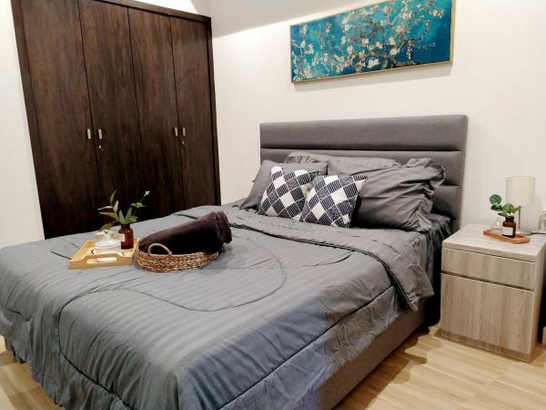 Cozy Bedroom with wardrobe