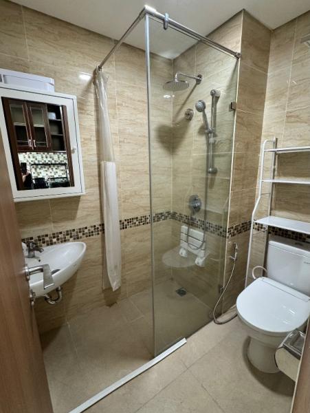 LUXURY BATHROOM