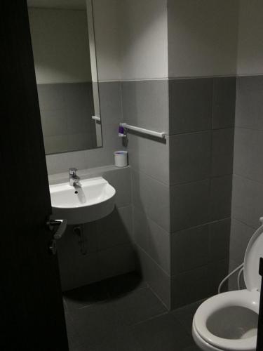 Disewakan Harian - Bulanan - Tahunan Apartemen Serpong Greenview Tangerang Selatan – Studio Furnished