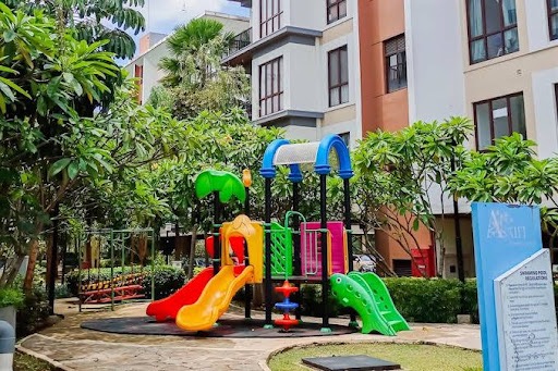 Kids' playground